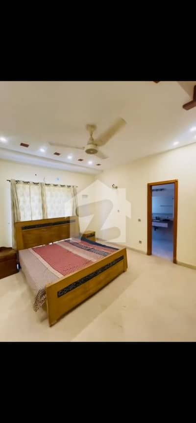 1KANAL FURNISHED 1BED UPPER PORTION IN DHA PAHSE 6