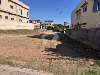 50*90 size plot available for sale in Bharia phase 3