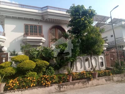 I-8 One Kanal Neet And Clean Upper Poration For Rent.