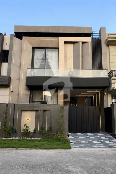 Elegant 5 Marla House for Sale 9 Town