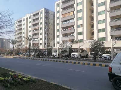 عسکری 11 عسکری,لاہور میں 4 کمروں کا 12 مرلہ فلیٹ 3.6 کروڑ میں برائے فروخت۔