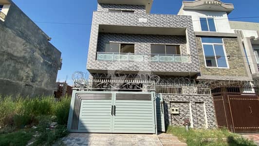 5 Marla Double unit slightly used look like brand new owner built house for sale at very prime location of Islamabad i11/2
