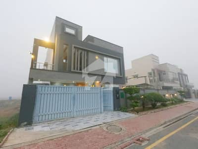 بحریہ آرچرڈ فیز 1 ۔ ناردن بحریہ آرچرڈ فیز 1,بحریہ آرچرڈ,لاہور میں 5 کمروں کا 11 مرلہ مکان 2.9 کروڑ میں برائے فروخت۔