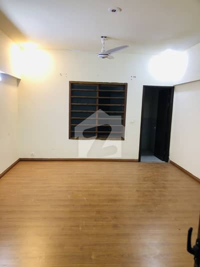 ROYAL HOMES Luxurious 4 Bedrooms Apartment For Rent With Maid Room And All Modern Amenities
