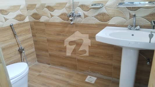 10 Marla Upper Almost Brand New Raza Block 4 Bed Tv Lounge Kitchen Garage