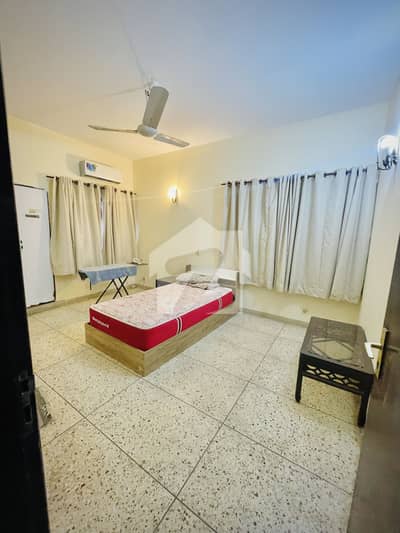 3 BED DD FIRST FLOOR WEST OPEN BOUNDARY WALL 24 HOURS WATER GAS ELECTRICITY NEARBY HASAN SQUARE