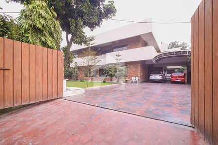 5 KANAL TOP LOCATION HOUSE FOR MULTINATIONAL COMPANY GOLDEN OPPORTUNITY