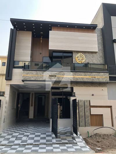 5 Marla Brand New Modern Design Lavish House For Sale In Parkview City | For Discounted Price And Original Pictures Download The App "Signature Lands".