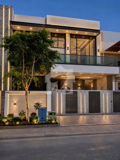 10 Marla Luxury House For Sale.