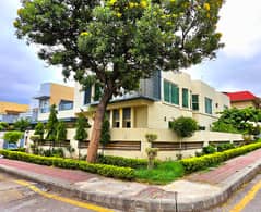 Boulevard Corner 24 Marla 7 Bed Investor Rate House For Sale