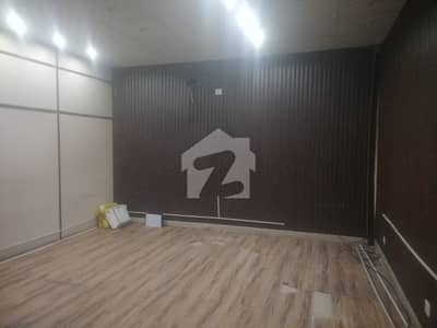 ڈی ایچ اے فیز 5 - ڈبل سی اے بلاک فیز 5,ڈیفنس (ڈی ایچ اے),لاہور میں 3 کمروں کا 4 مرلہ دفتر 90.0 ہزار میں کرایہ پر دستیاب ہے۔