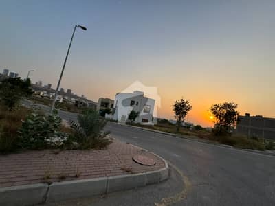 130 Sq Yd BOULEVARD Category Plot For Sale Precinct-10B, Bahria Town Karachi. Near Murree Point | Prime Location | Ideal for Residence or Investment. Just 8 Min Drive from Main Gate.