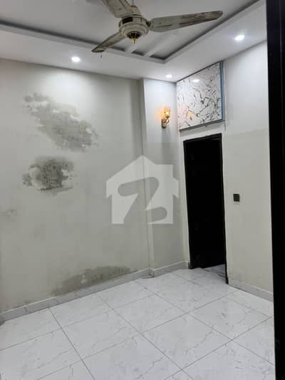 Looking For A Upper Portion In Union Green Lahore