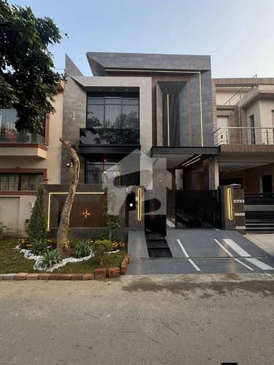 Defence 5 Marla Brand New Modren Design House For Sale Phase 9