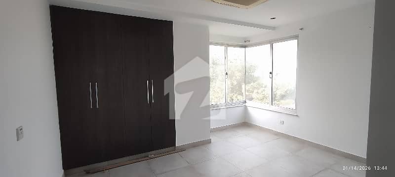 3 Beds Apartment Luxurious JYM Pool Mini Cenima Meeting Room 3 Beds Apartment Luxurious JYM Pool Mini Cenima Meeting Room