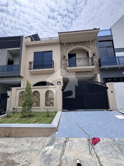 Solid Construction 5 Marla Designer House Prime Location F Block, B-17 Solid Construction 5 Marla Designer House Prime Location F Block, B-17