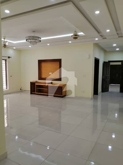 1 Kanal Single Storey House For Sale