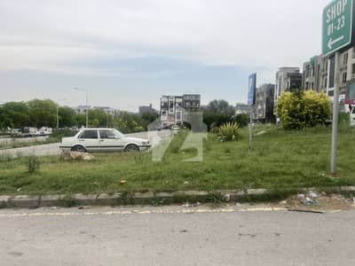 Commercial Plot in Front of Bahria old head office Main Avenue (30x40)Sized Available Commercial Plot in Front of Bahria old head office Main Avenue (30x40)Sized Available