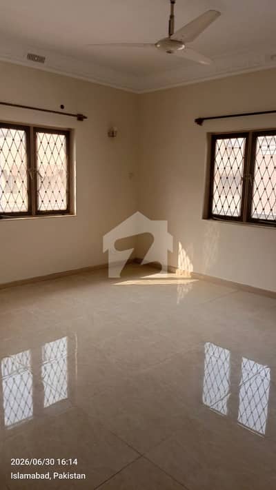 666 Sq Yard Upper Portion Available For Rent