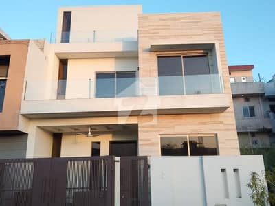 Upper Portion For Rent In D 12 /1