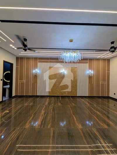 Spacious & Elegant 1 Kanal Upper Portion for Rent in Engineers Town, Lahore
