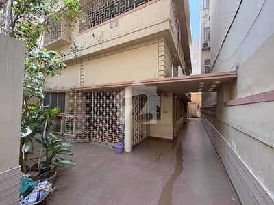 نارتھ ناظم آباد ۔ بلاک سی نارتھ ناظم آباد,کراچی میں 4 کمروں کا 8 مرلہ مکان 6.0 کروڑ میں برائے فروخت۔