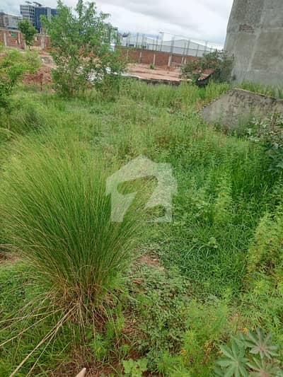 Bhati town Gulbreg Green service road st 8c 6.5 merla plot residential available for sale back side to Montague marqee