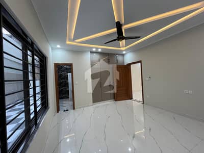 جی ۔ 14/3 جی ۔ 14,اسلام آباد میں 7 کمروں کا 14 مرلہ مکان 7.25 کروڑ میں برائے فروخت۔