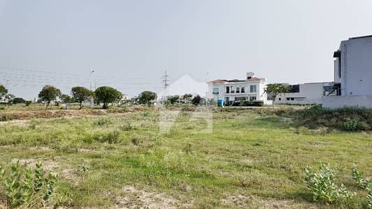 1 KANAL HOT LOCATION PLOT FOR SALE 1 KANAL HOT LOCATION PLOT FOR SALE