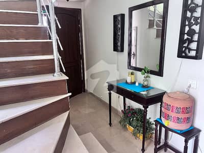 10 MARLA HOUSE FO RENT IN VALENCIA