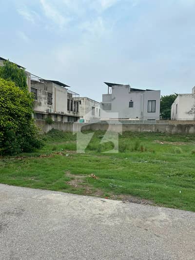 1-Kanal Plot At Ideal Location Of DHA Phase6 C Block Near To Masque, Park, Commercial And School.