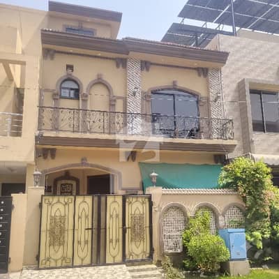 پیراگون سٹی لاہور میں 3 کمروں کا 4 مرلہ مکان 2.1 کروڑ میں برائے فروخت۔