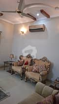 32 32