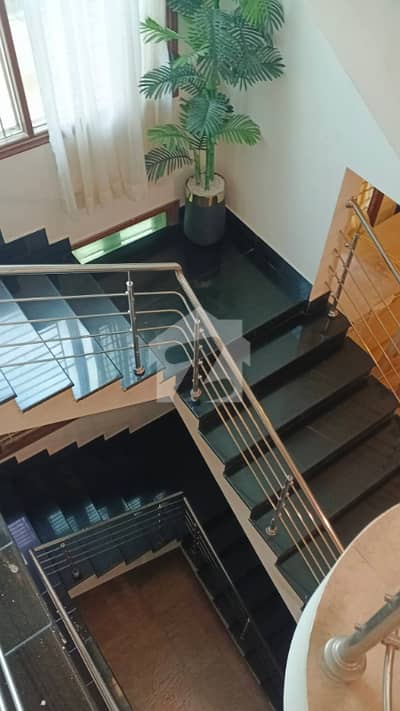 BEAUTIFUL 600 YARD BUNGLOW FOR RENT