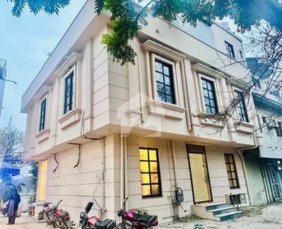 ایف ۔ 11/1 ایف ۔ 11,اسلام آباد میں 4 مرلہ Studio عمارت 24.0 کروڑ میں برائے فروخت۔