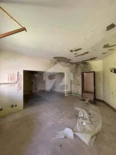 300 YARDS DUPLEX FOR SALE DHA PHASE 6