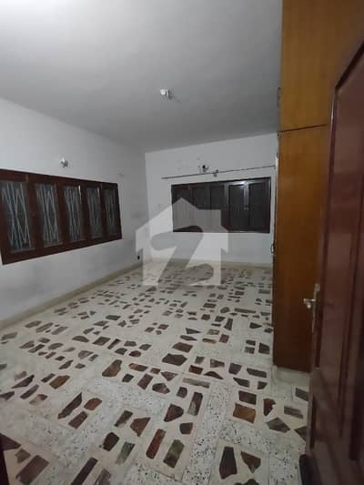 WELL MAINTAINED UPPER PORTION