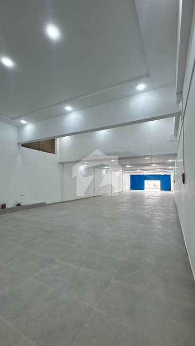 Showroom Available For Rent