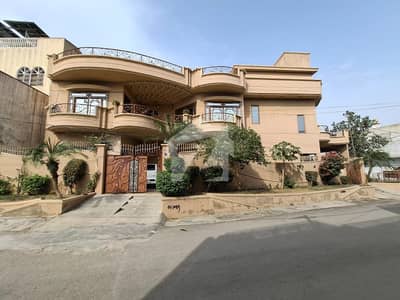 400 Sq Yard Corner Bungalow In Gulistan-E-Johar Block 15