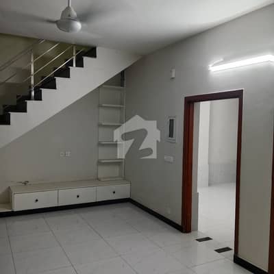 بنی گالہ اسلام آباد میں 4 کمروں کا 6 مرلہ مکان 2.1 کروڑ میں برائے فروخت۔