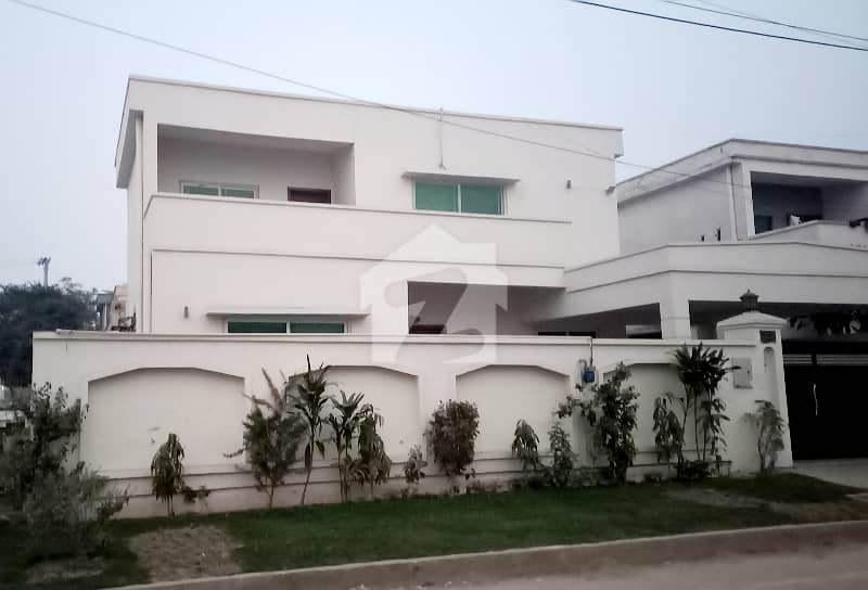 پی اے ایف فالکن کمپلیکس گلبرگ,لاہور میں 5 کمروں کا 1 کنال مکان 13.0 کروڑ میں برائے فروخت۔ پی اے ایف فالکن کمپلیکس گلبرگ,لاہور میں 5 کمروں کا 1 کنال مکان 13.0 کروڑ میں برائے فروخت۔