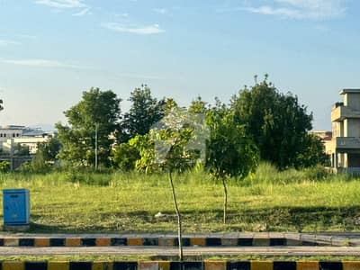 10 Marla Corner Plot In Reasonable Price