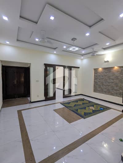جناح گارڈنز فیز 1 جناح گارڈنز,ایف ای سی ایچ ایس,اسلام آباد میں 5 کمروں کا 7 مرلہ مکان 1.5 لاکھ میں کرایہ پر دستیاب ہے۔