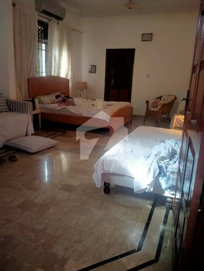 House Sized 240 Square Yards Available In Gulistan-E-Jauhar - Block 15 House Sized 240 Square Yards Available In Gulistan-E-Jauhar - Block 15