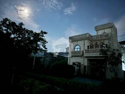 Luxurious 5 Marla Fully Furnished House For Sale Park Facing | Premium Location