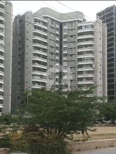 کلفٹن ۔ بلاک 2 کلفٹن,کراچی میں 2 کنال کمرشل پلاٹ 18.0 ارب میں برائے فروخت۔