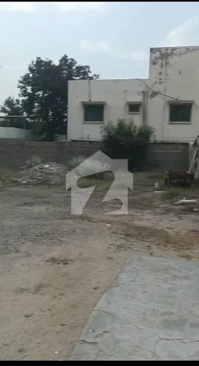 کلفٹن ۔ بلاک 2 کلفٹن,کراچی میں 2 کنال کمرشل پلاٹ 18.0 ارب میں برائے فروخت۔