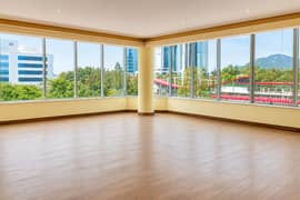 Executive Floor Prime Office is for RENT