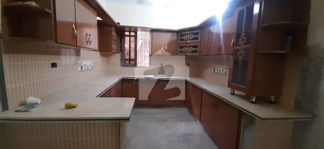 450 Square Yards 60 Ft Wide Location House For Sale In The Perfect Location Of Gulshan-E-Iqbal - Block 18