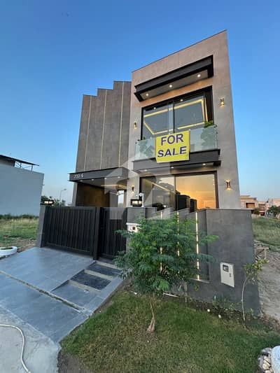 ڈی ایچ اے 9 ٹاؤن ڈیفنس (ڈی ایچ اے),لاہور میں 3 کمروں کا 5 مرلہ مکان 92.0 ہزار میں کرایہ پر دستیاب ہے۔ ڈی ایچ اے 9 ٹاؤن ڈیفنس (ڈی ایچ اے),لاہور میں 3 کمروں کا 5 مرلہ مکان 92.0 ہزار میں کرایہ پر دستیاب ہے۔